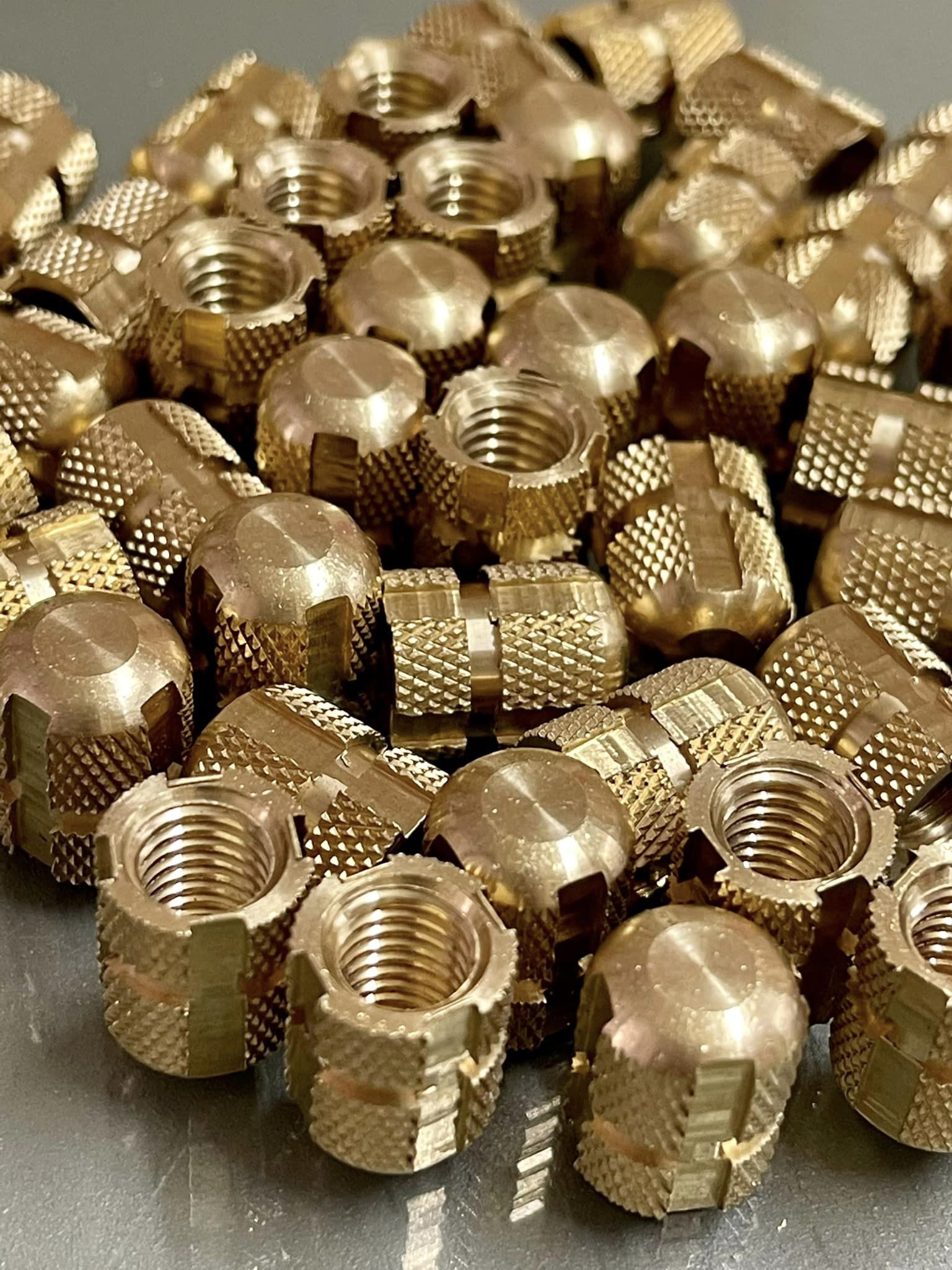 น๊อตทองเหลือง M 8  Dia 12mm X 15.30 mm